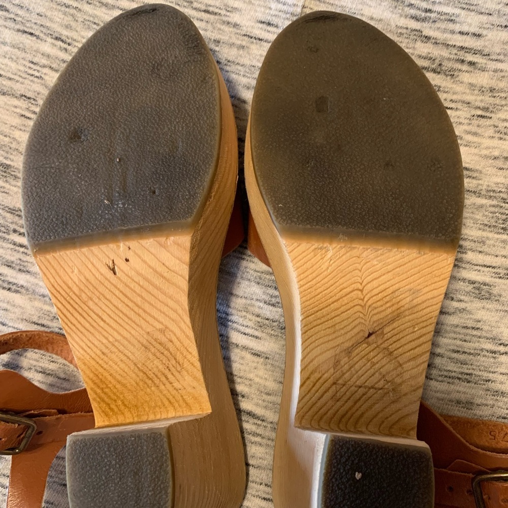 Urban Outfitters Leather Sandals 🌸 - Picture 9 of 9